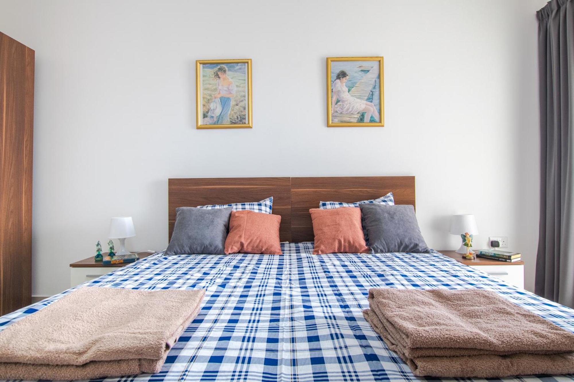 Spacious Brand New 3 Bdr 2bth Bugibba Apartament *