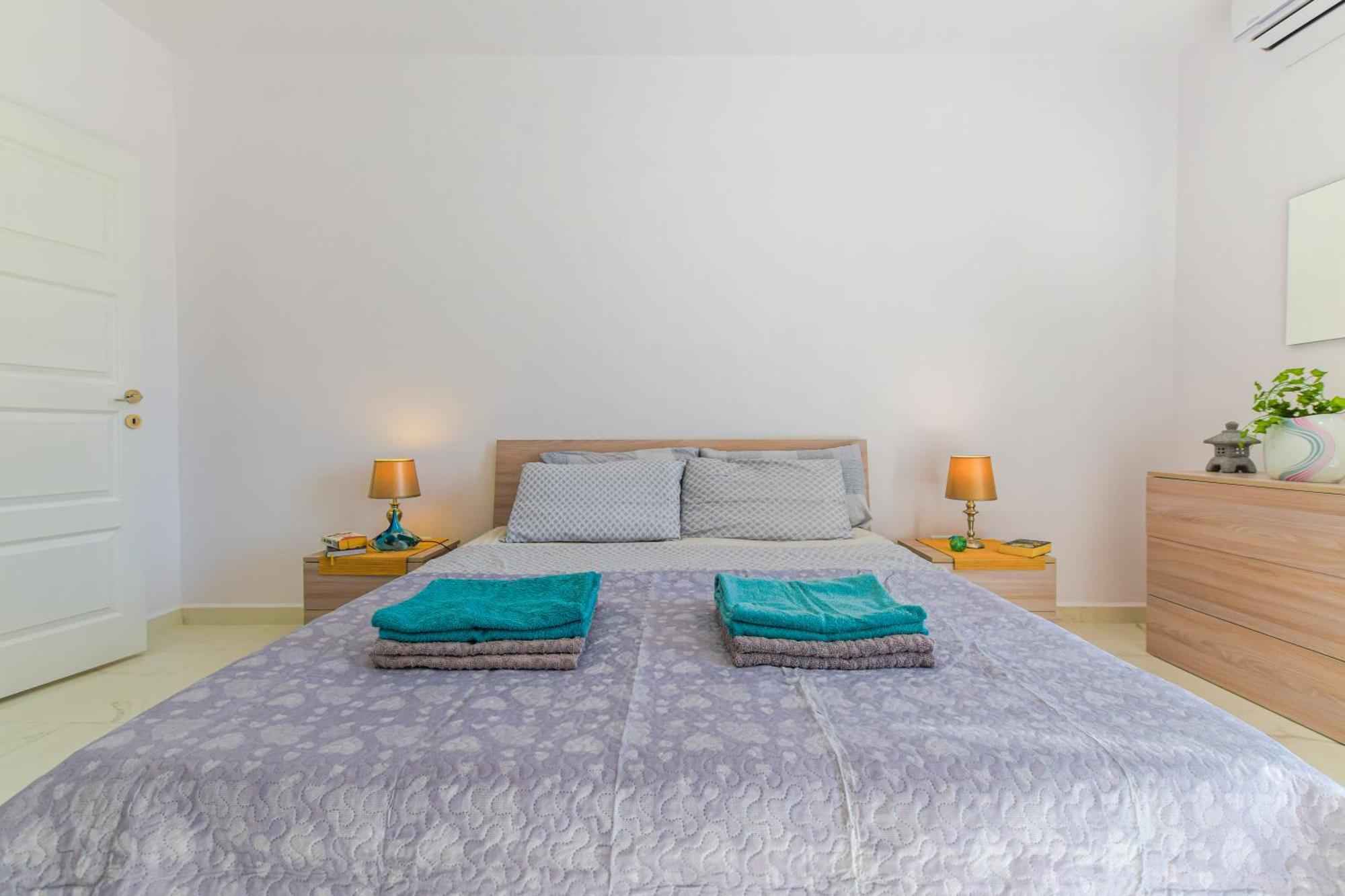 Apartment Spacious Brand New 3 Bdr 2bth Bugibba St. Paul's Bay