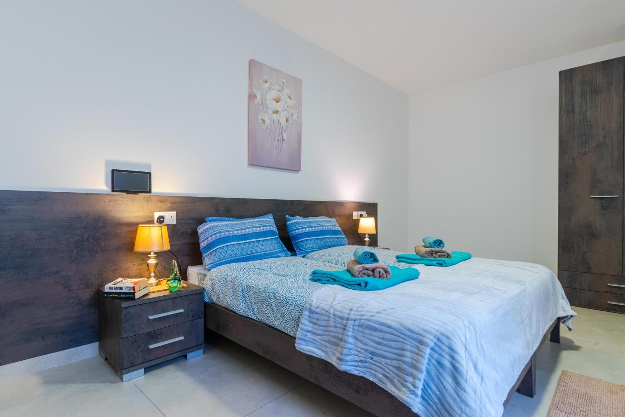 Spacious Brand New 3 Bdr 2bth Bugibba San Pawl il-Baħar
