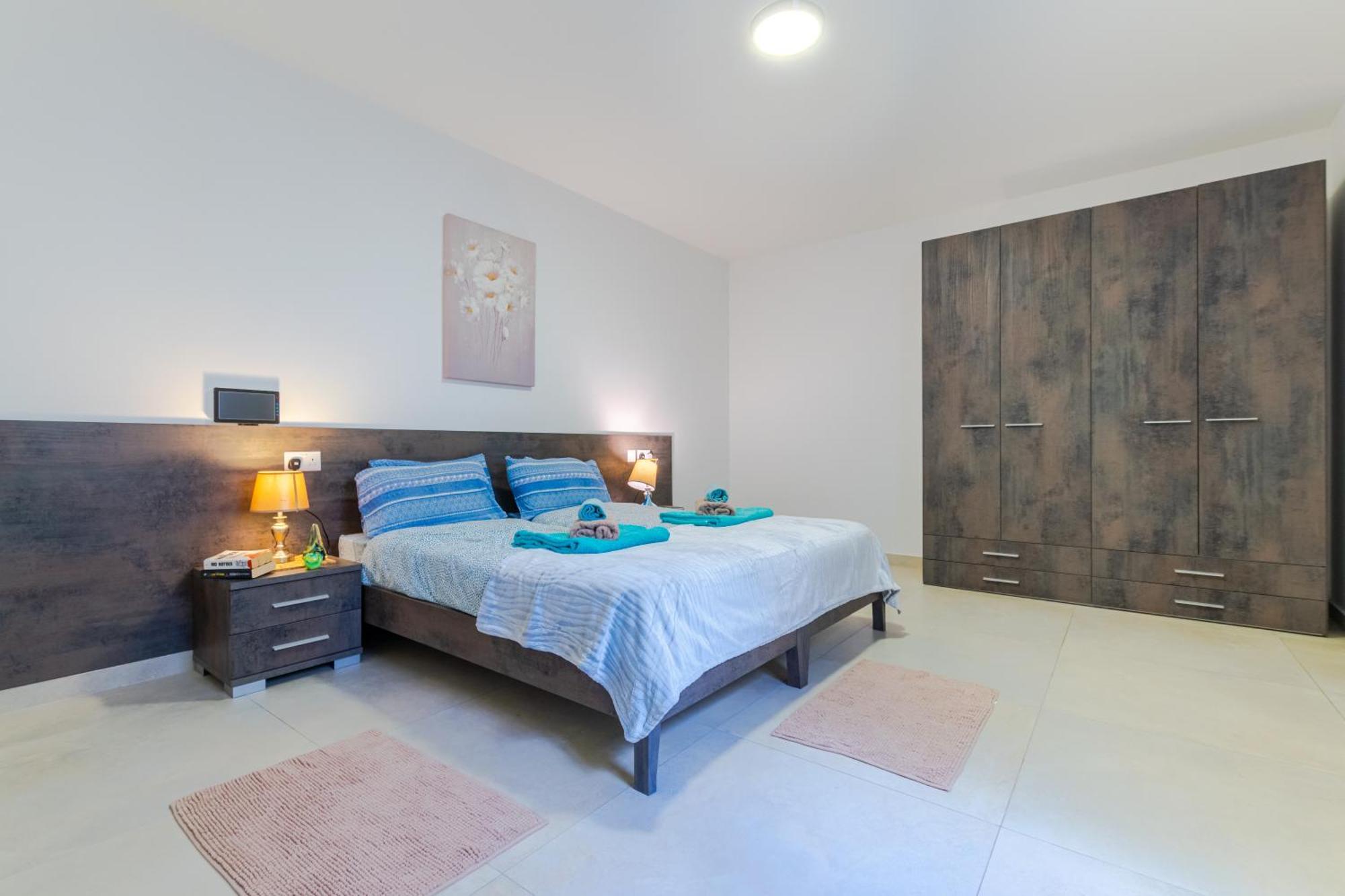 Spacious Brand New 3 Bdr 2bth Bugibba San Pawl il-Baħar