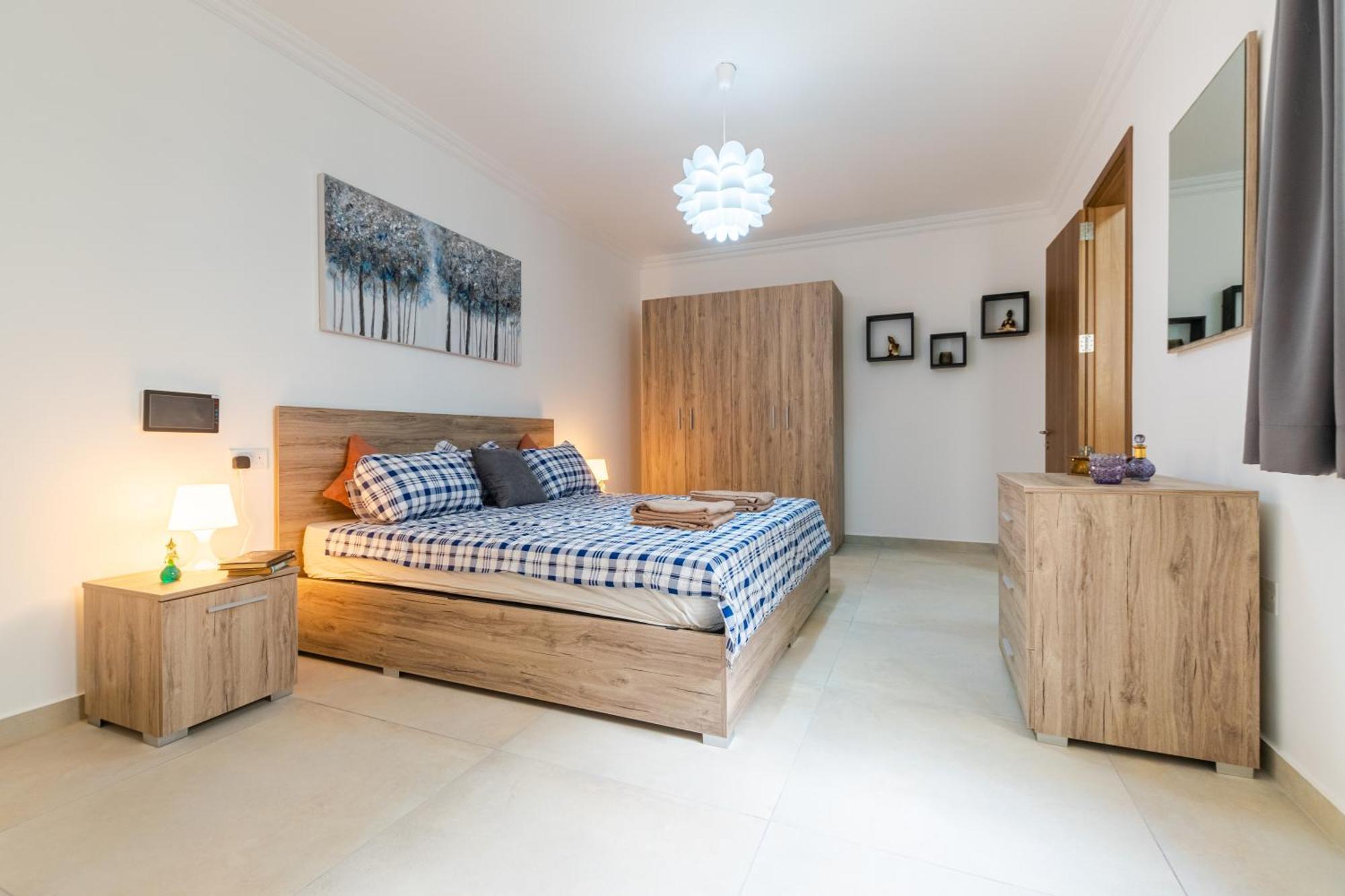 Spacious Brand New 3 Bdr 2bth Bugibba Apartament