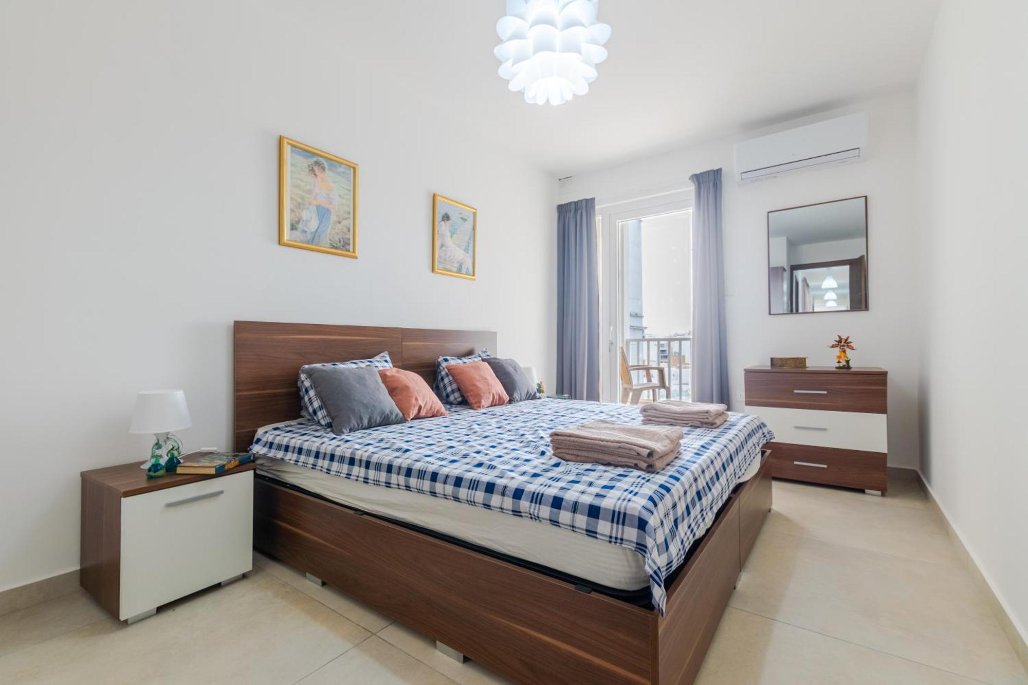 Spacious Brand New 3 Bdr 2bth Bugibba Apartament San Pawl il-Baħar