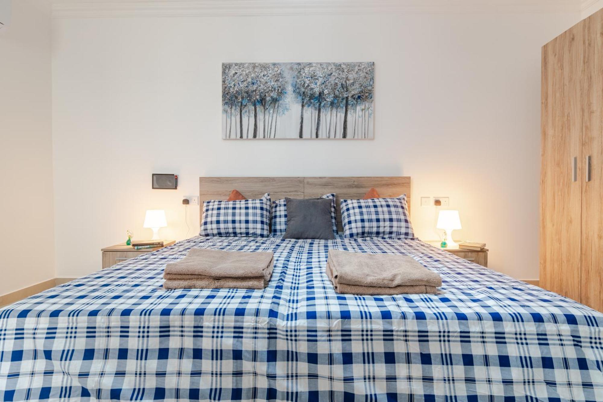 Apartament Spacious Brand New 3 Bdr 2bth Bugibba San Pawl il-Baħar